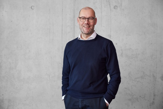 Trendstudie &quot;Digital 2030&quot; von valantic und Handelsblatt Research Institute / KI in der Praxis: Wichtigste Use Cases bei Qualitätskontrolle, Datenverwaltung und Lieferkette