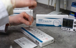 nal von minden GmbH: Schnelltests in höchster Qualität: Jede Charge wird einzeln geprüft